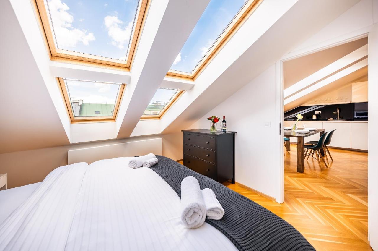 Luxurious Woodrow Wilson Apt In Prague Centre Luaran gambar