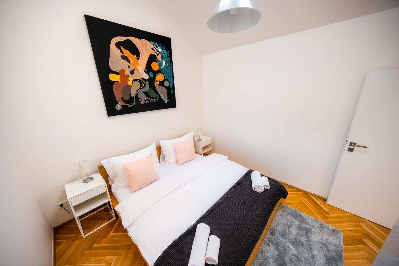 Luxurious Woodrow Wilson Apt In Prague Centre Luaran gambar