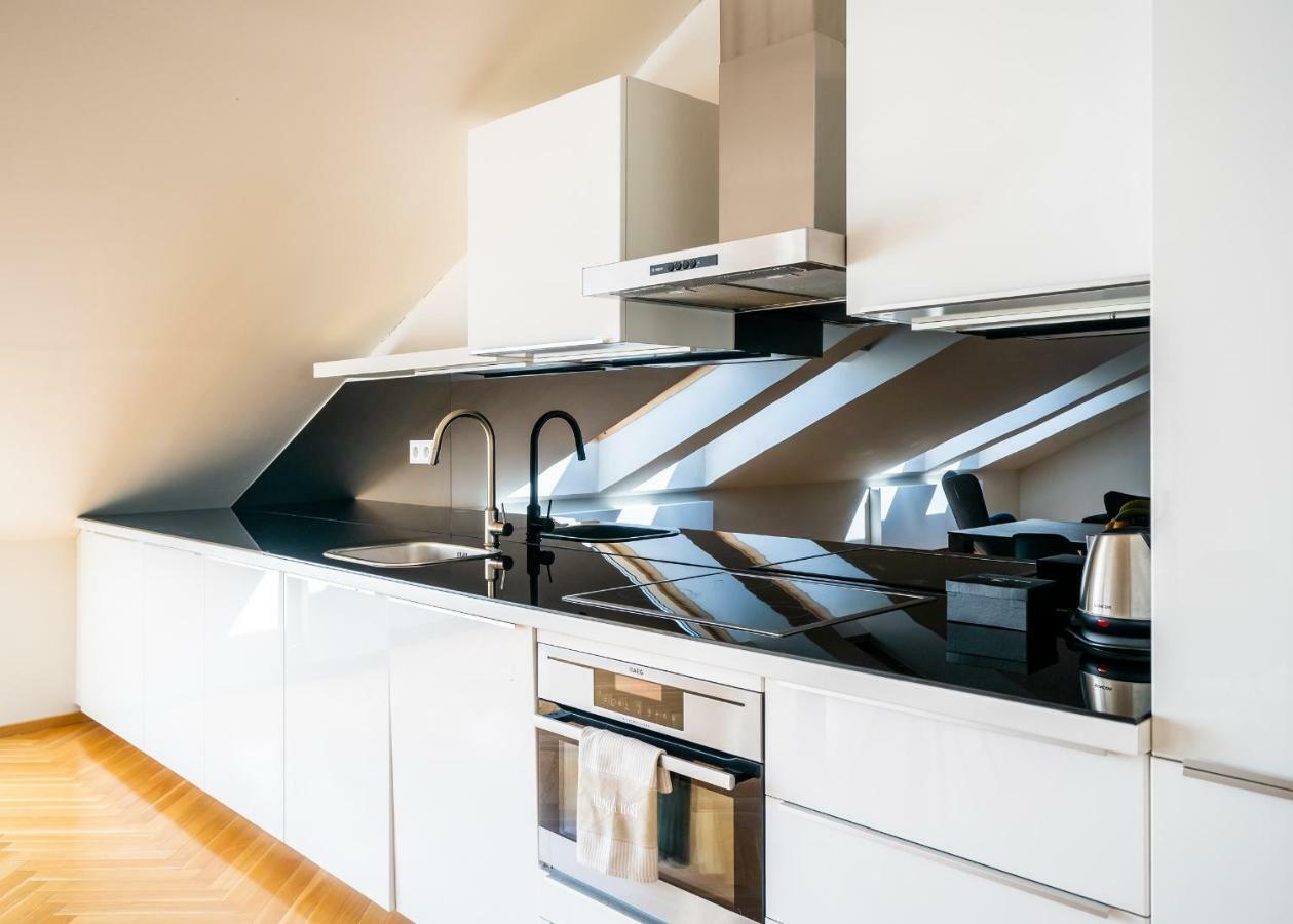 Luxurious Woodrow Wilson Apt In Prague Centre Luaran gambar